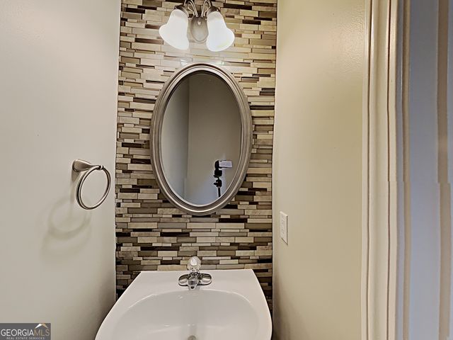 365 Laurelton Circle, Lawrenceville, GA 30044