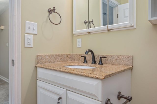 611 Lang Road, Fort Walton Beach, FL 32547