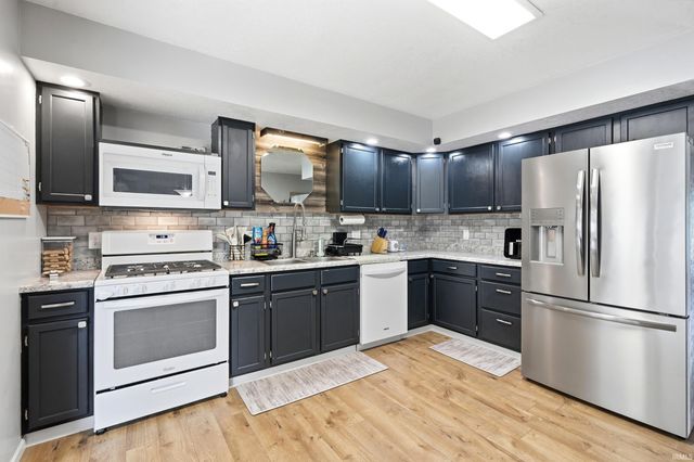 1919 Mill Stream Drive, Huntertown, IN 46748