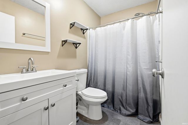 1919 Mill Stream Drive, Huntertown, IN 46748