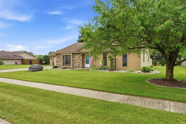 1919 Mill Stream Drive, Huntertown, IN 46748