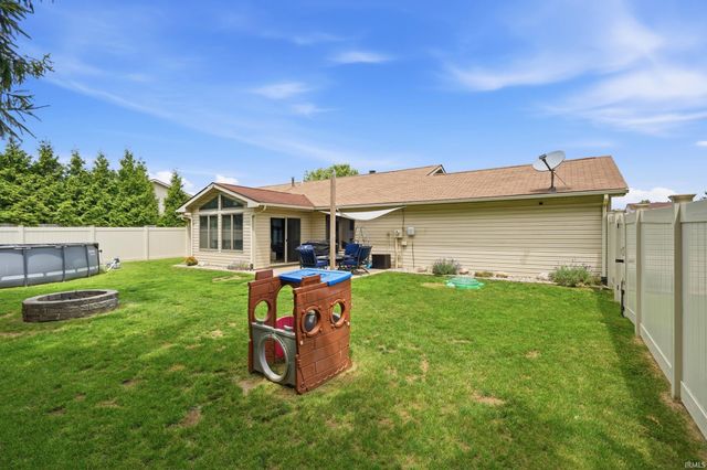 1919 Mill Stream Drive, Huntertown, IN 46748
