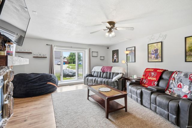 1919 Mill Stream Drive, Huntertown, IN 46748