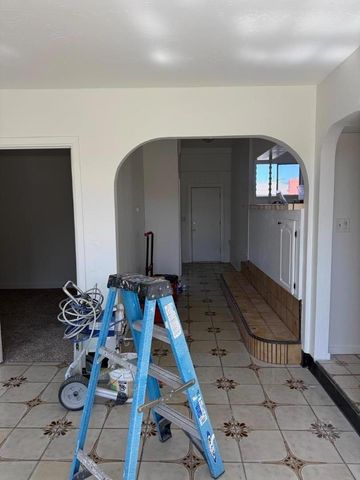 85 Paloma Avenue, Salinas, CA 93905
