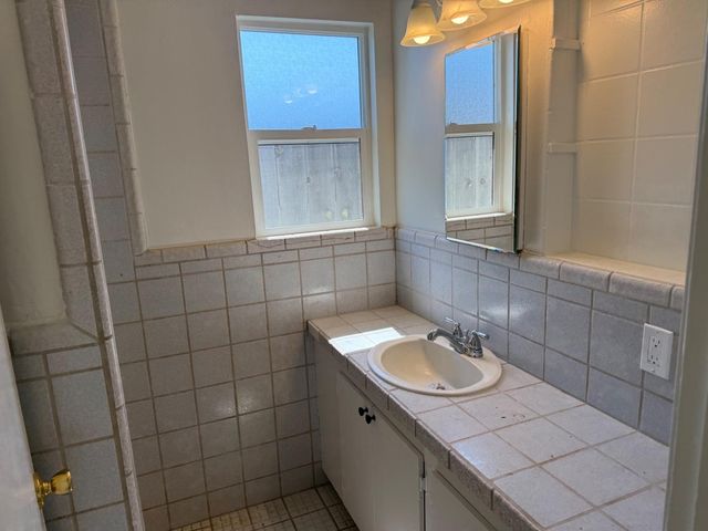 85 Paloma Avenue, Salinas, CA 93905