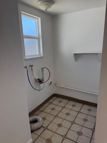 85 Paloma Avenue, Salinas, CA 93905