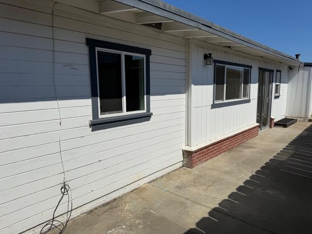 85 Paloma Avenue, Salinas, CA 93905