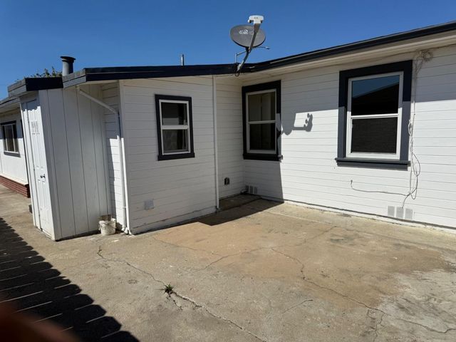 85 Paloma Avenue, Salinas, CA 93905