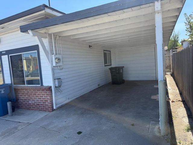 85 Paloma Avenue, Salinas, CA 93905