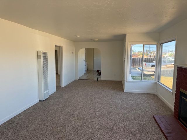 85 Paloma Avenue, Salinas, CA 93905
