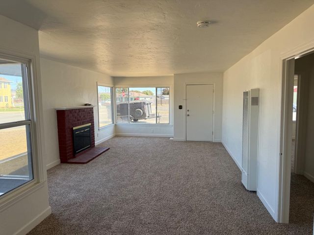 85 Paloma Avenue, Salinas, CA 93905