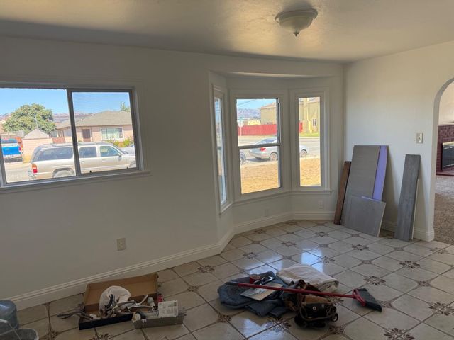 85 Paloma Avenue, Salinas, CA 93905
