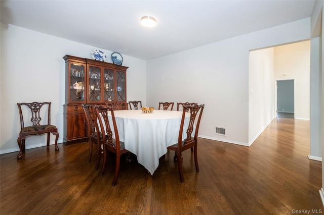 7 Brookridge Road, New Rochelle, NY 10804