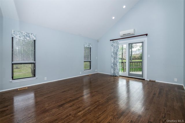 7 Brookridge Road, New Rochelle, NY 10804
