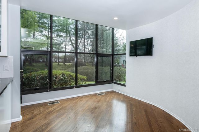 7 Brookridge Road, New Rochelle, NY 10804