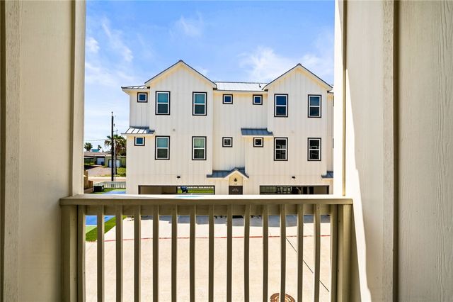 603 E Avenue G 404, Port Aransas, TX 78373