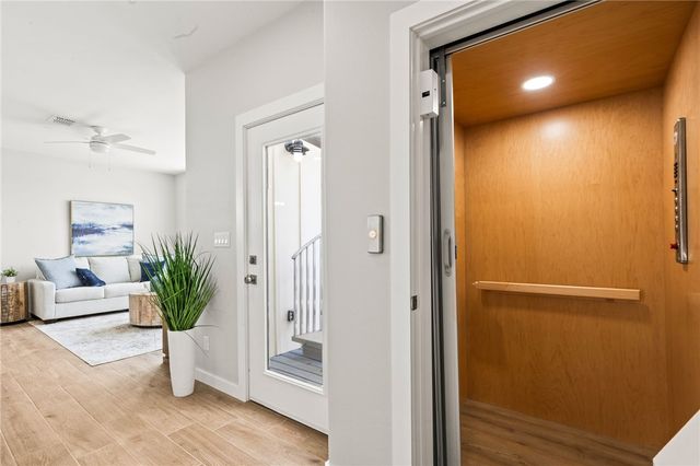 603 E Avenue G 404, Port Aransas, TX 78373