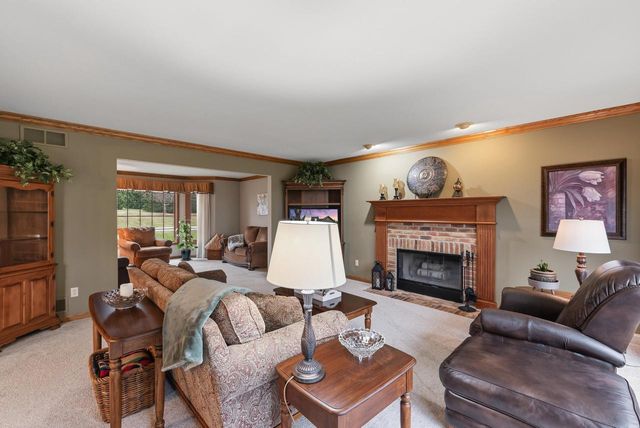 1925 Field Cliffe DRIVE, Richfield, WI 53076