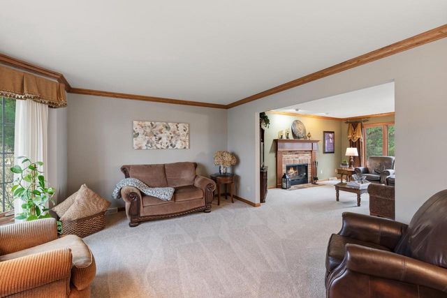 1925 Field Cliffe DRIVE, Richfield, WI 53076