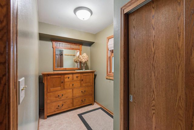 1925 Field Cliffe DRIVE, Richfield, WI 53076