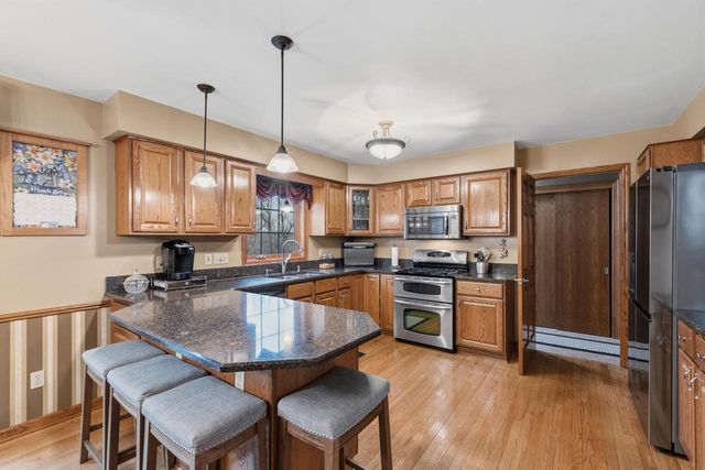 1925 Field Cliffe DRIVE, Richfield, WI 53076