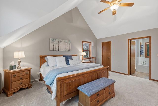 1925 Field Cliffe DRIVE, Richfield, WI 53076