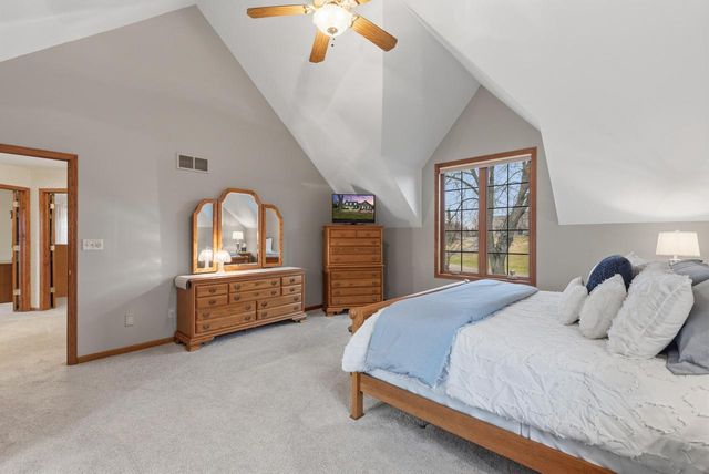 1925 Field Cliffe DRIVE, Richfield, WI 53076