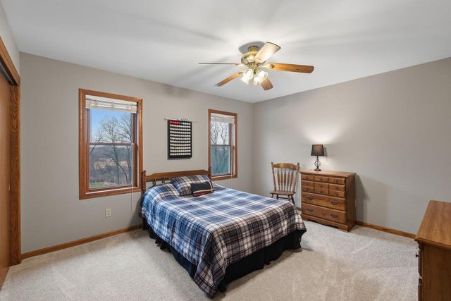 1925 Field Cliffe DRIVE, Richfield, WI 53076