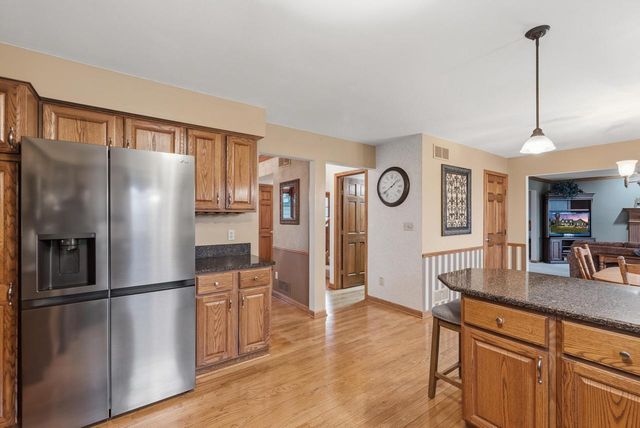 1925 Field Cliffe DRIVE, Richfield, WI 53076