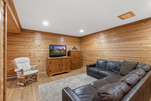 1925 Field Cliffe DRIVE, Richfield, WI 53076