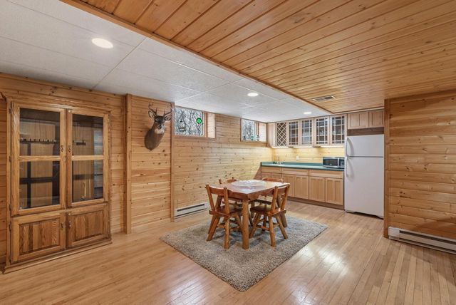 1925 Field Cliffe DRIVE, Richfield, WI 53076