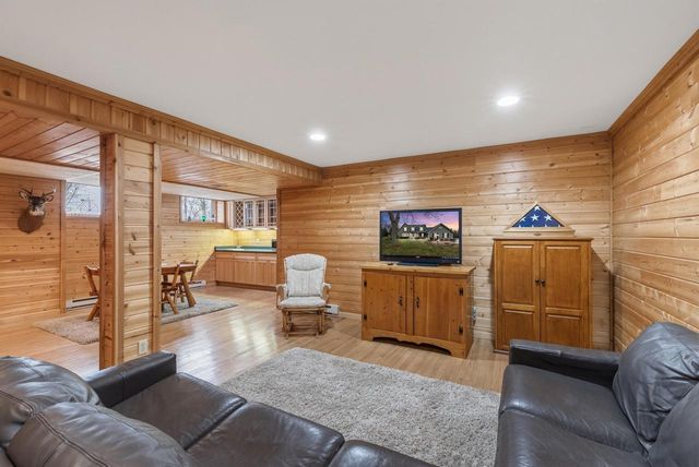 1925 Field Cliffe DRIVE, Richfield, WI 53076