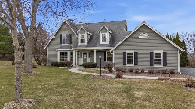 1925 Field Cliffe DRIVE, Richfield, WI 53076