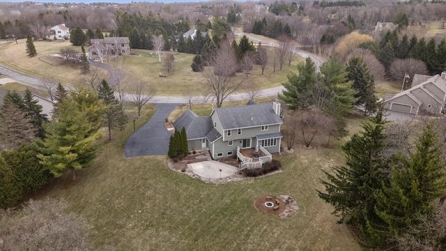 1925 Field Cliffe DRIVE, Richfield, WI 53076