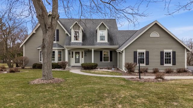 1925 Field Cliffe DRIVE, Richfield, WI 53076