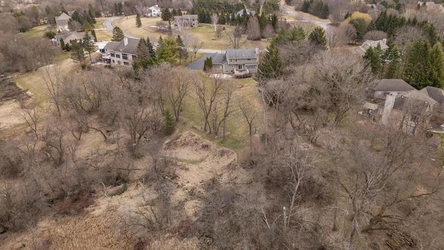 1925 Field Cliffe DRIVE, Richfield, WI 53076