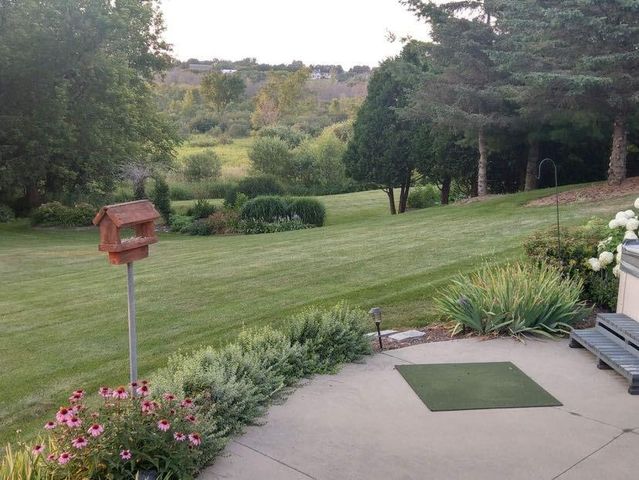 1925 Field Cliffe DRIVE, Richfield, WI 53076