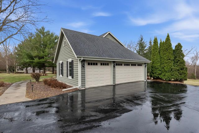 1925 Field Cliffe DRIVE, Richfield, WI 53076