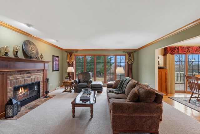 1925 Field Cliffe DRIVE, Richfield, WI 53076