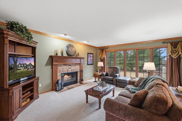 1925 Field Cliffe DRIVE, Richfield, WI 53076