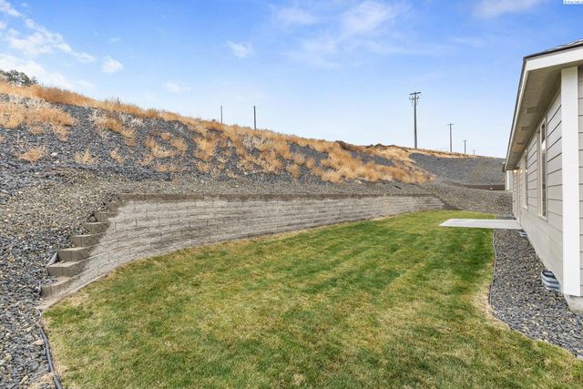 6254 W 28th Ave, Kennewick, WA 99338