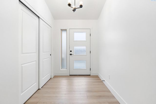 6254 W 28th Ave, Kennewick, WA 99338