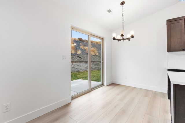 6254 W 28th Ave, Kennewick, WA 99338