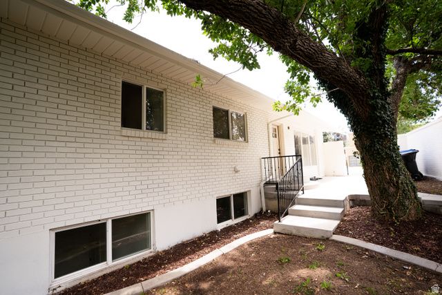 1211 E BREKENRIDGE DR, Murray, UT 84117