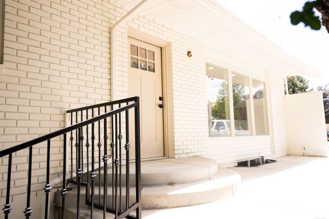1211 E BREKENRIDGE DR, Murray, UT 84117