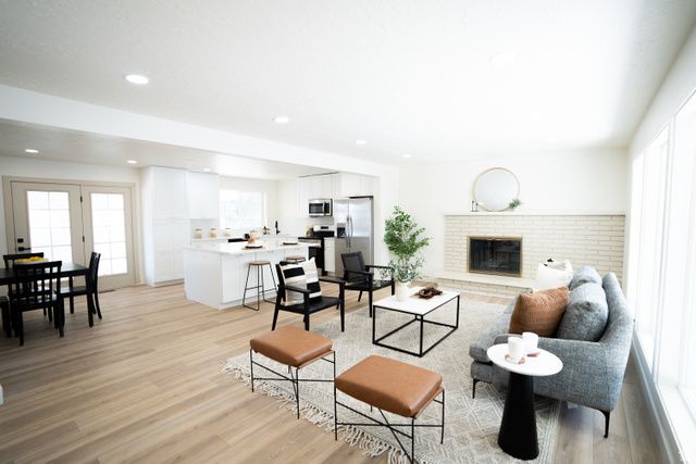 1211 E BREKENRIDGE DR, Murray, UT 84117