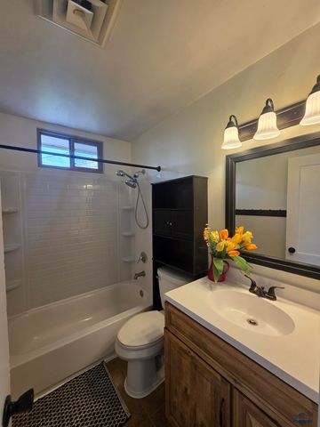126 E ST ANDREW, Rapid City, SD 57701