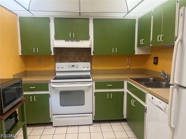 1740 Pine Valley DR 110, Fort Myers, FL 33907