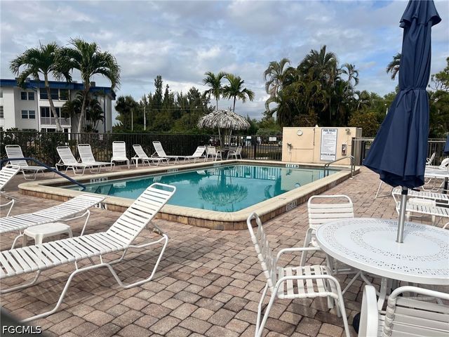 1740 Pine Valley DR 110, Fort Myers, FL 33907