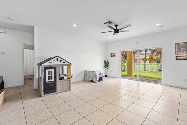 5827 Gypsum Place, West Palm Beach, FL 33413